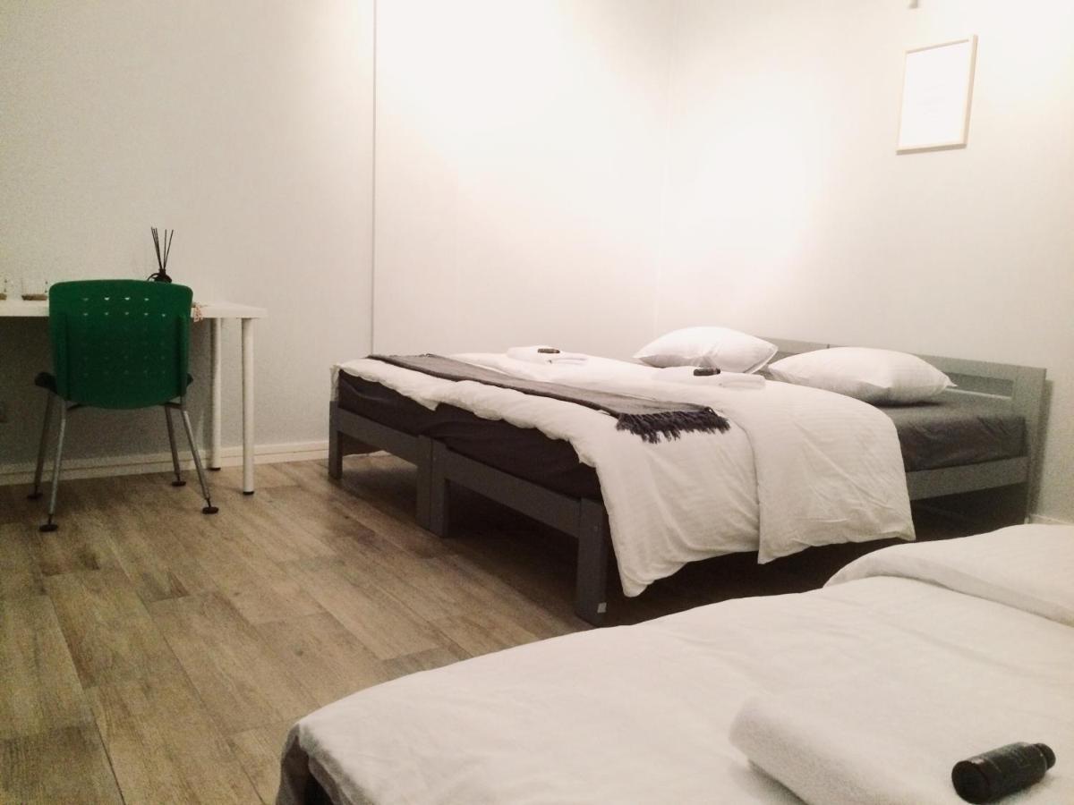 Fractal Guest Rooms - Poznan Centrum Andersia Square & Old Town Стая снимка