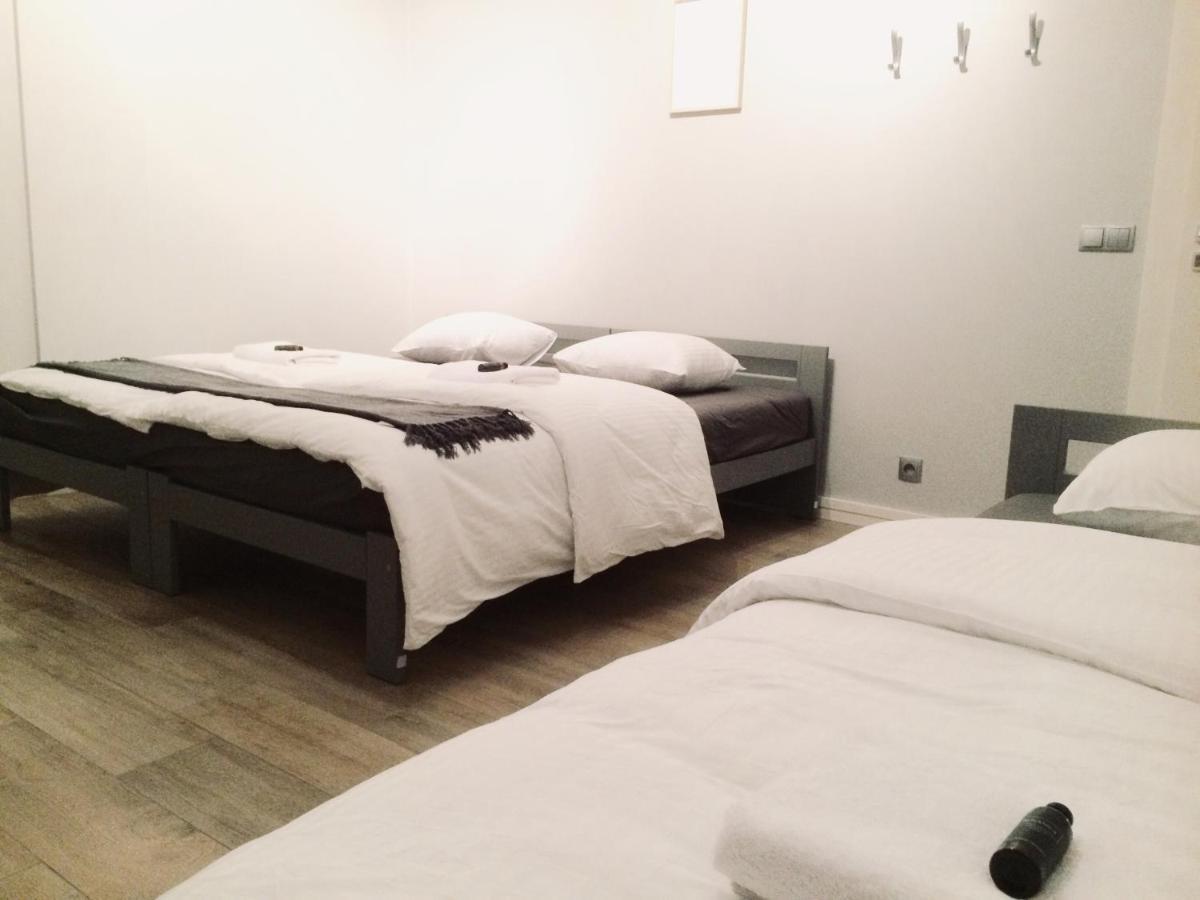 Fractal Guest Rooms - Poznan Centrum Andersia Square & Old Town Стая снимка