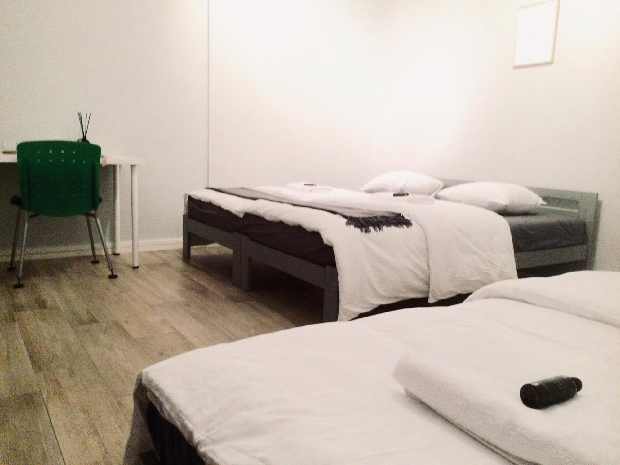 Fractal Guest Rooms - Poznan Centrum Andersia Square & Old Town Стая снимка