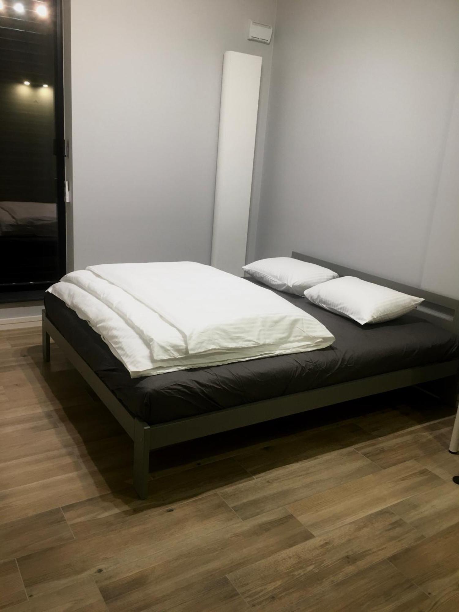 Fractal Guest Rooms - Poznan Centrum Andersia Square & Old Town Стая снимка