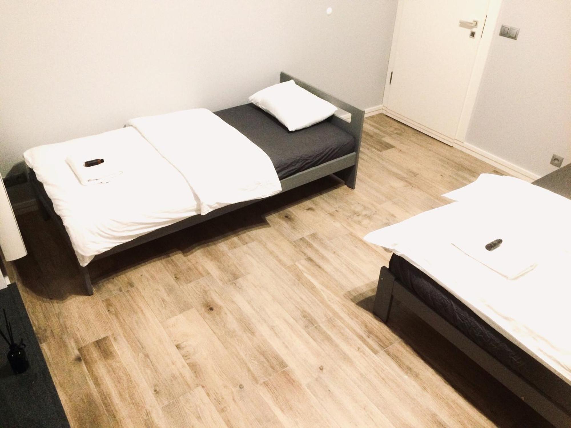 Fractal Guest Rooms - Poznan Centrum Andersia Square & Old Town Стая снимка