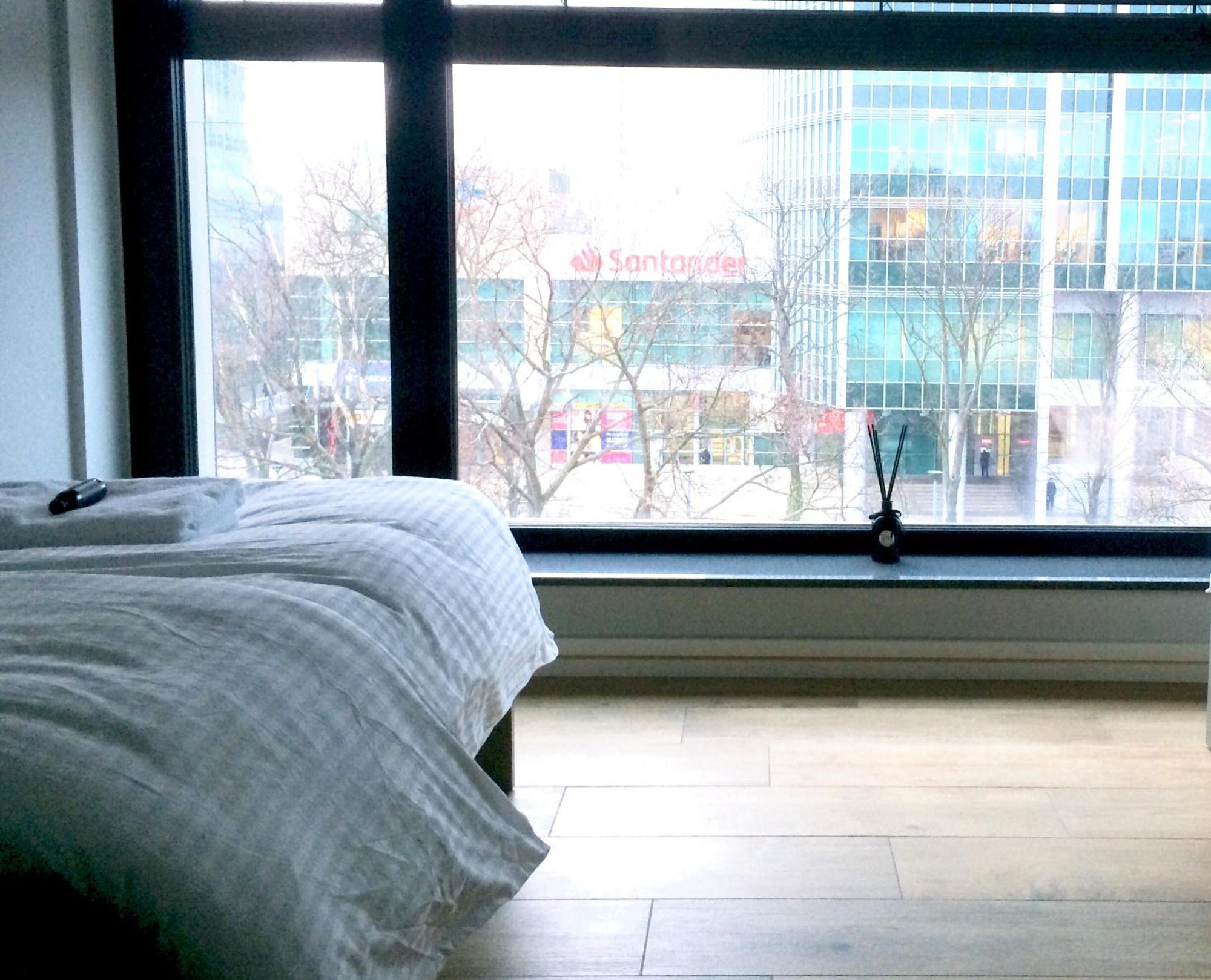 Fractal Guest Rooms - Poznan Centrum Andersia Square & Old Town Стая снимка
